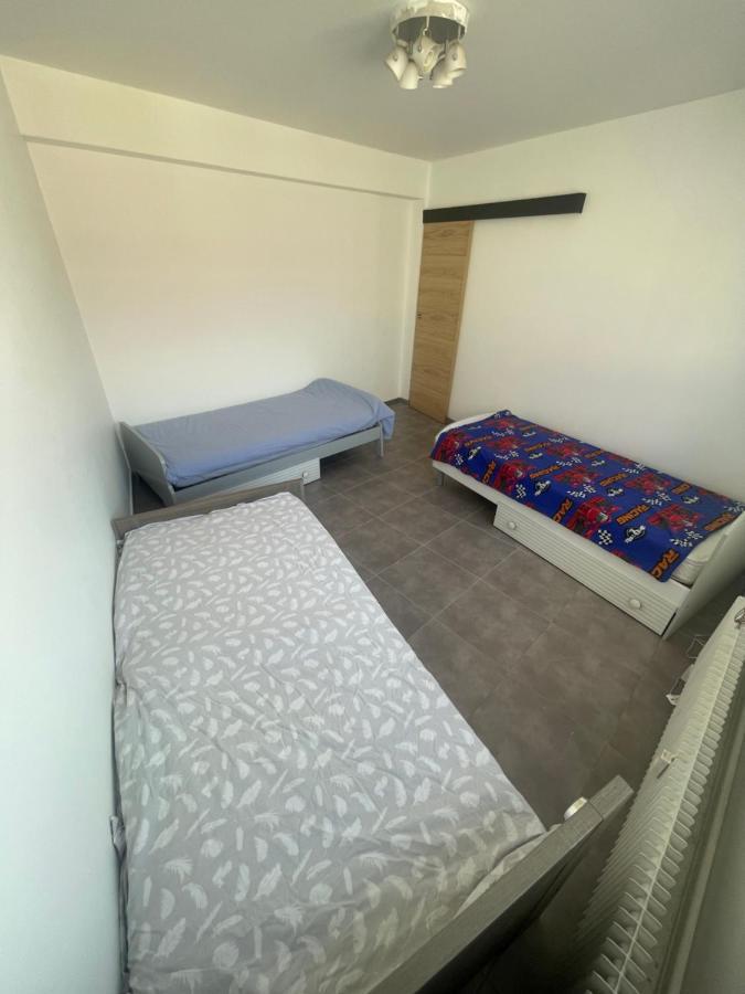 Bel Appartement Cosy Tres Calme Avec Parking Prive Templemars Luaran gambar